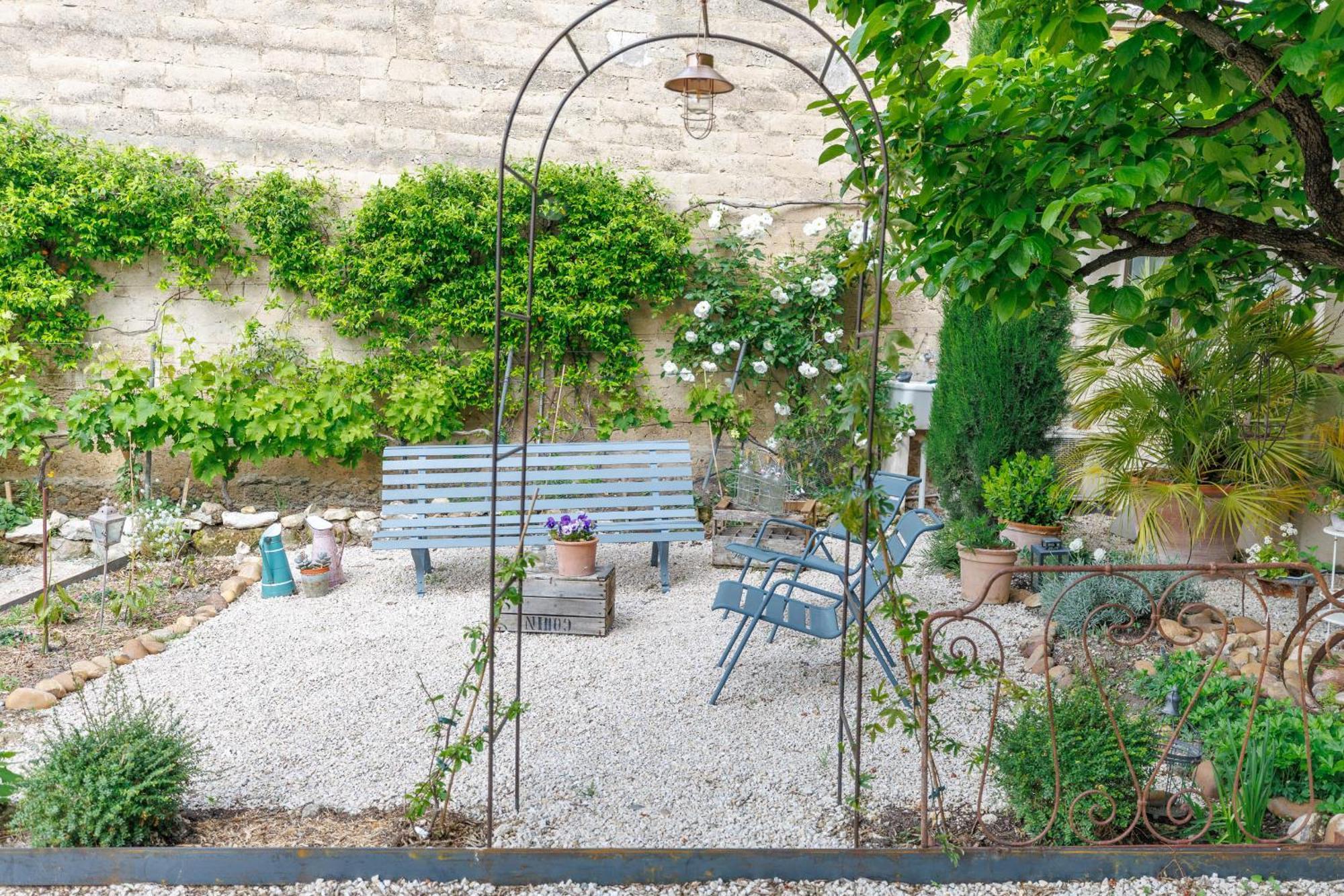 Chambres D'Hotes L'Oreliane En Provence Only Adult Chateauneuf-de-Gadagne Bagian luar foto