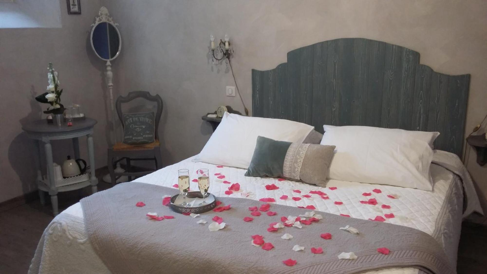 Chambres D'Hotes L'Oreliane En Provence Only Adult Chateauneuf-de-Gadagne Bagian luar foto