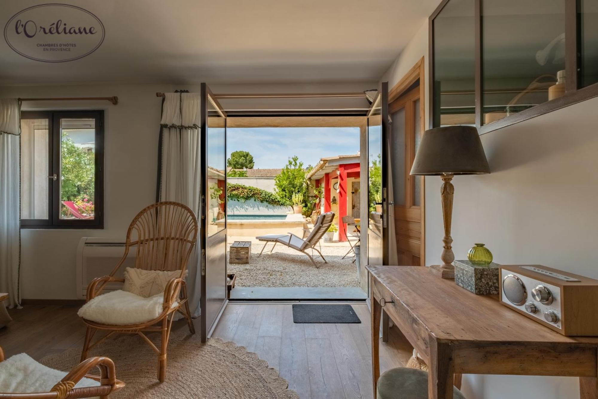 Chambres D'Hotes L'Oreliane En Provence Only Adult Chateauneuf-de-Gadagne Bagian luar foto
